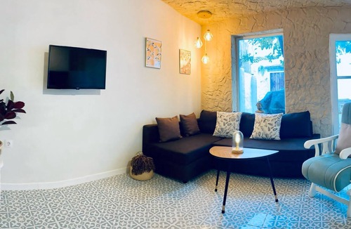 Algodonales House | Casa Limón. House with pool in the heart of the white villages.