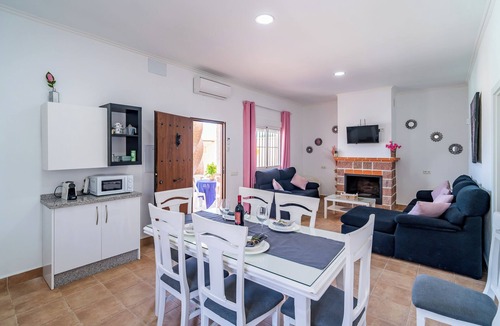 La Lantejuela Cottage | Casa Lola Holiday Home - Lantejuela