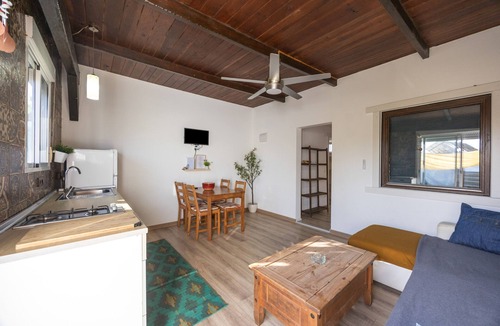 El Palmar Apartment | Casa Marina - Sunwaves El Palmar, 5 min from the beach, private garden & Wi-Fi