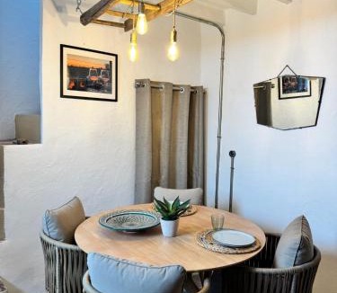 Comares House | Casa Maroto - Boutique Stay in het hart van Comares, Airco, Rooftop terras, uitzicht op zee en bergen, gratis wifi