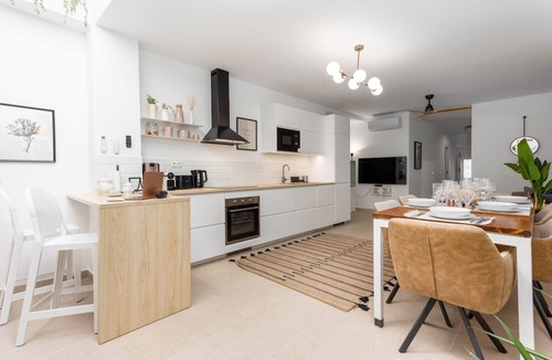 Historic Center of Estepona Apartment | Casa Mata Violeta - Estepona's old town