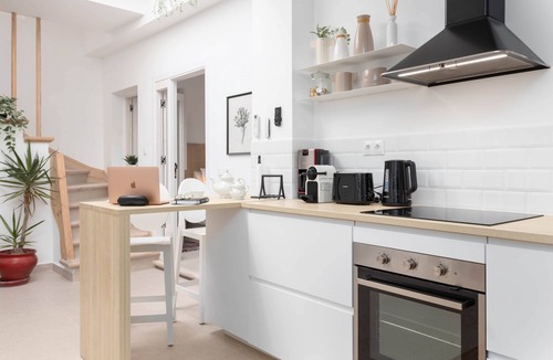 Historic Center of Estepona Apartment | Casa Mata Violeta - Estepona's old town