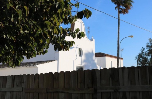 Los Naveros House | Casa Naveros – Spacious Holiday Home with Private Garden