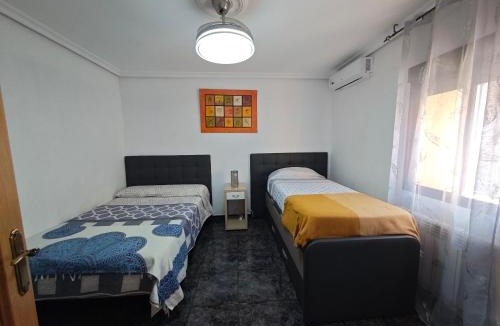 Puertollano House | Casa Oasis Puertollano, una casa en un entorno rural en Puertollano, agradable, con Piscina en zona tranquila