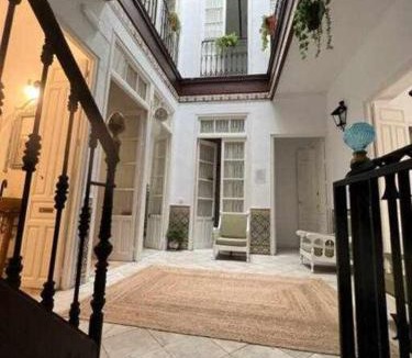Alfalfa House | Casa palacio del siglo XVIII en centro Sevilla.
