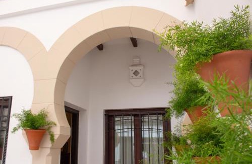 La Catedral House | Casa Patio de los Arcos