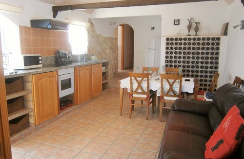 Pruna Villa | CASA PICASSO YOUR OWN PRIVATE POOL, 2 BED, 2 BATHn 90 nights minimum stay