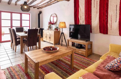 Niguelas House | Casa Roja