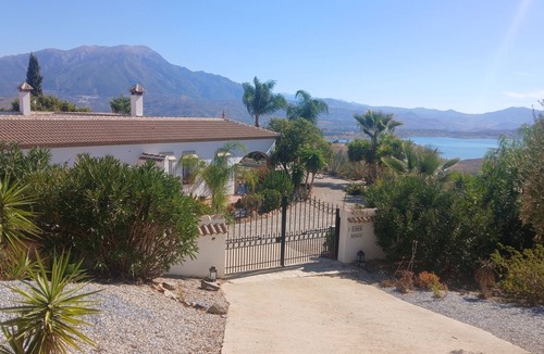 Vinuela Villa | Casa Rosala, lake view+Maroma mountain+white villages and with private pool