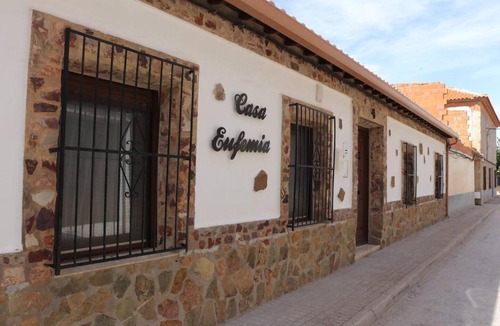 Arenales de San Gregorio House | Casa Rural Eufemia