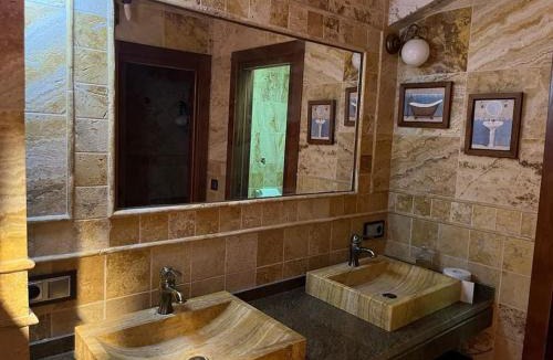 Fines House | Casa rural Camino de Morazara