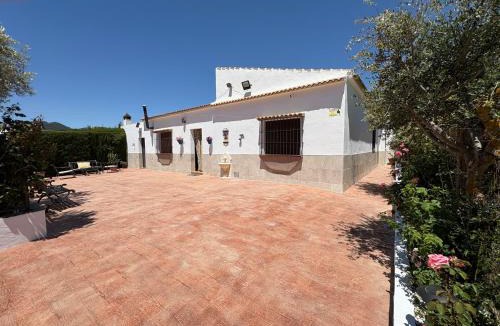 Antequera Ski Chalet | Casa Rural Cortijo Cerro Limon