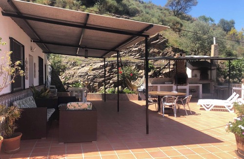 Sayalonga Cottage | CASA RURAL CRISTINA- HEATED SWIMMING POOL