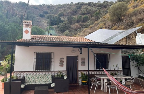 Sayalonga Cottage | CASA RURAL CRISTINA- HEATED SWIMMING POOL
