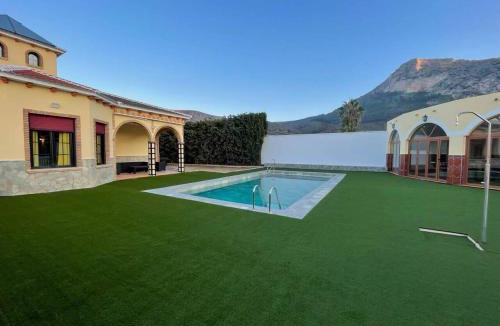 Cuevas de San Marcos Villa | Casa Rural El Junquillo