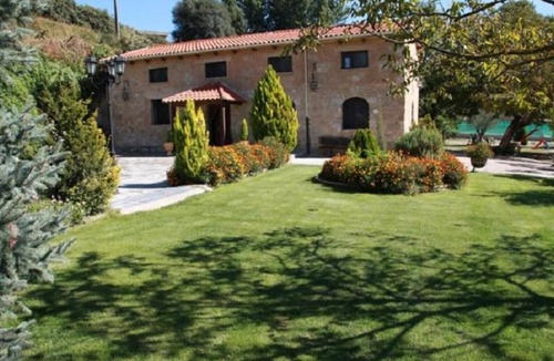 Ciudad Rodrigo House | Casa Rural El Manantial near Ciudad Rodrigo with Private Pool and Mountain Views