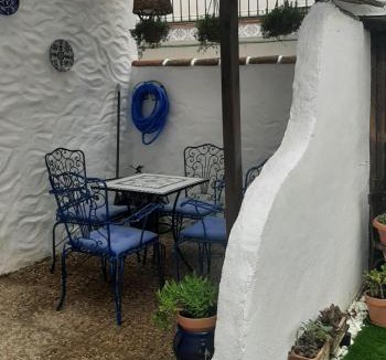 Benadalid House | Casa rural El Patio con chimenea, barbacoa, piscina, patios exteriores para sus mascotas de manera gratuita