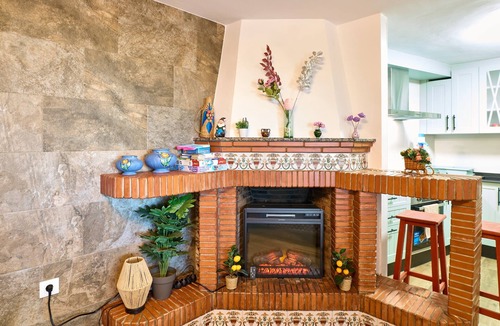 Zuheros House | Casa Rural Emma: Mountain Views, Pool & Air Conditioning