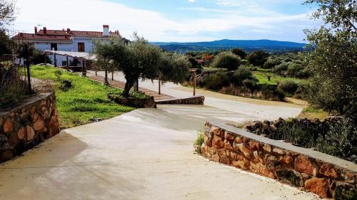 Almoharin House | Casa Rural Finca Flores Amarillas
