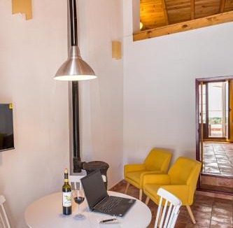 Fuenteheridos House | Casa rural La Artística, alojamiento y arte