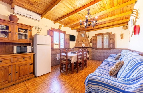 Abrucena House | Casa Rural La Jirola -Vivienda 2 with Mountain Views, Wi-Fi, and Air Conditioning