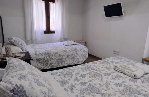 Navas de Riofrio House | Casa Rural Las Cigüeñas de Las Navillas