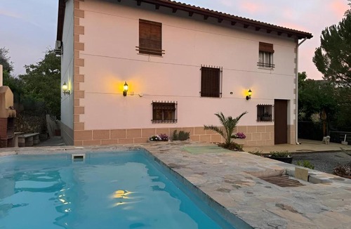 Castillo de Locubin House | Casa Rural Pepe - Piscina, BBQ and Parking gratis