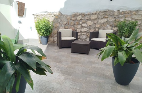 Quesada Apartment | Casa rural Villalta tipo cueva con bañera de hidromasaje – Estancia romántica única
