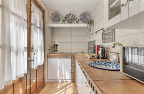 Albaicin House | Casa Taracea Del Chapiz: Mountain Views, Wi-Fi, and Air Conditioning
