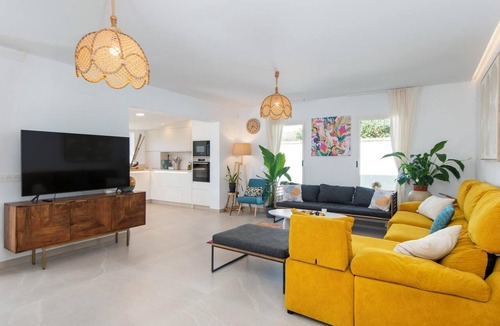 Arcos de la Frontera Villa | Casa Tomodoro - Three Bedroom Villa, Sleeps 6