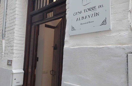 Albaicin House | Casa Torre Histórica Para Grupos en Albaycin a Pasos de Plaza Nueva y Alhambra