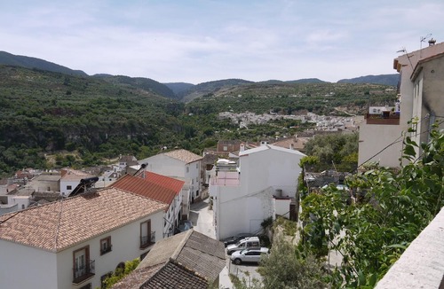 Albunuelas House | "Casa Tulipan" with private terrace