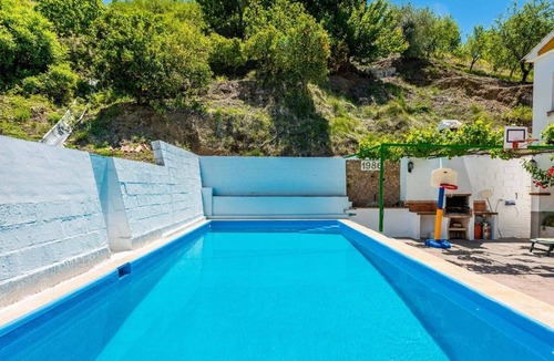 Alozaina Villa | Casa Victoria Alozaina by Ruralidays