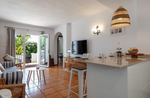 Oasis del Capistrano Apartment | Casablanca 20 Oasis Properties