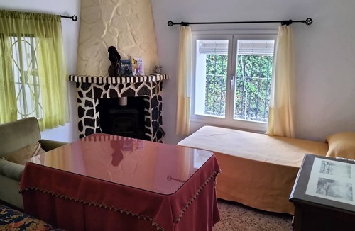 Benamahoma Cottage | Casarota al Lado del Manantial del Nacimiento
