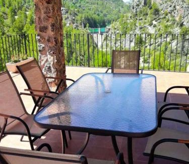Yeste House | Casas Rurales Mirador del Rio Zumeta