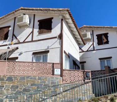 Cambron House | Casas Rurales Prunus Avium