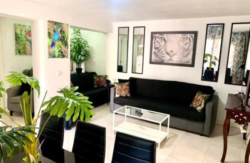 Aguadulce House | Casita a 3 minutos de la playa con Aire Acondicionado e Internet