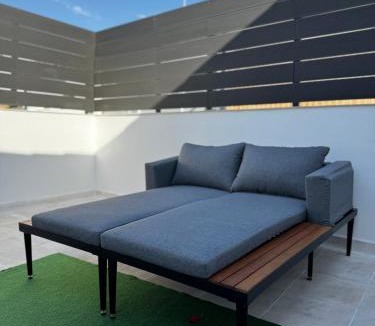 Santa Marina House | Casita Piedra Escrita - Casa Completa 3 Plantas con Terraza Chill Out