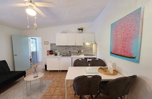 Cartama House | Casita with spacious private garden and jacuzzi