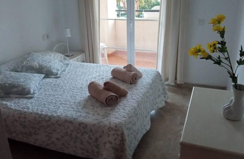 Estepona Apartment | Central 2-Bed Apartment in Estepona Port