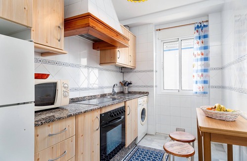 Conil de la Frontera City Center Apartment | Central Apartment "Antonia" Close to the Beach with Wi-Fi and Parking