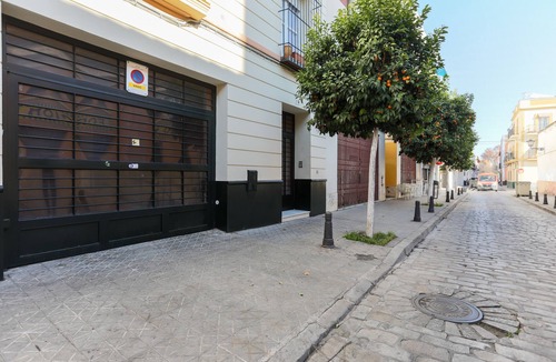 San Lorenzo House | Central Apartment with Parking