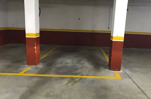 San Lorenzo House | Central Apartment with Parking
