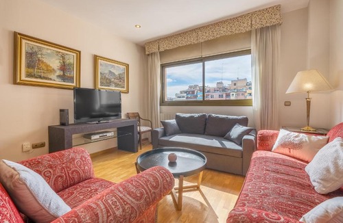 Plaza de Toros-Doctores-San Lazaro Apartment | Central, Spacious Parking