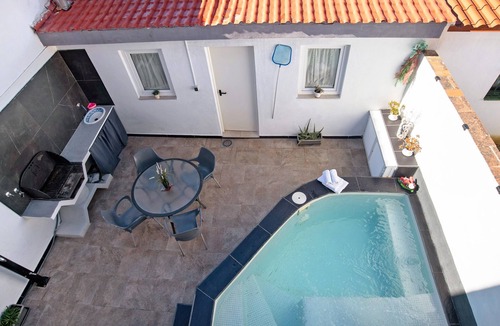 Ronda House | Chalet 'Casa Mia' Outdoor Jacuzzi, Private Terrace, Garden & Wi-Fi