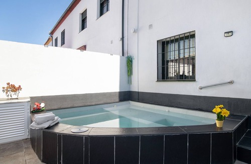 Ronda House | Chalet 'Casa Mia' Outdoor Jacuzzi, Private Terrace, Garden & Wi-Fi