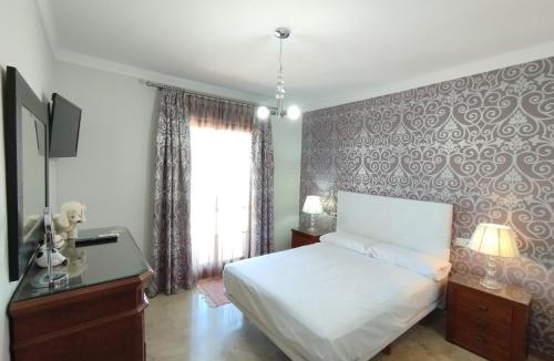 Puente Genil Apartment | Chalet Centro Urbano 3 Dorm Patio Terraza Wi-fi Puente Genil 1-6 Huésped