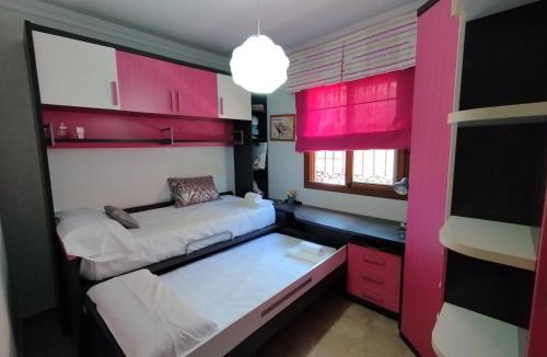 Puente Genil Apartment | Chalet Centro Urbano 3 Dorm Patio Terraza Wi-fi Puente Genil 1-6 Huésped