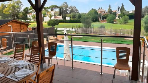 San Andres Golf Ski Chalet | Chalet con Piscina Privada, Jardín y Gran Capacidad 18 personas